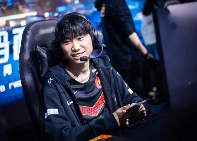 Doinb新星战术调整表现突出，C9前途光明！