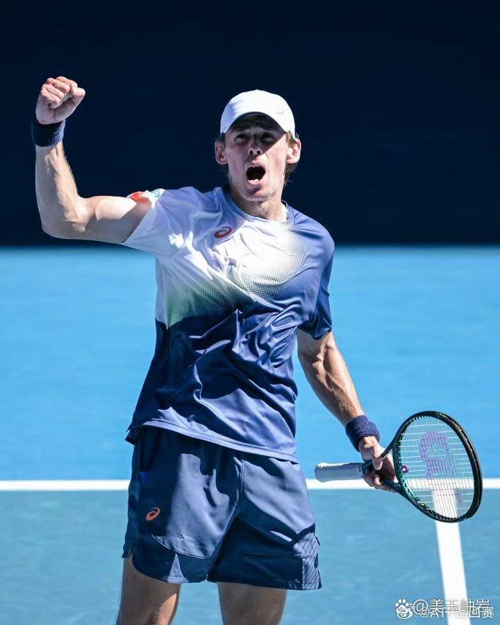 大坂直美重返赛场，比赛规则变更首场状态出色，日本队观众沸腾！