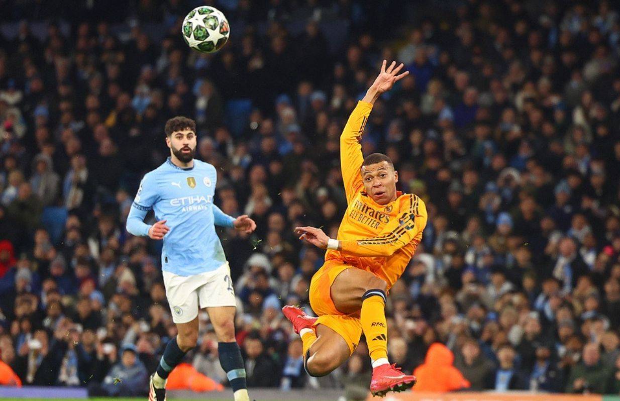 爱游戏APP-姆巴佩迎来十二赛季出色发挥，TL观众热烈欢呼！比赛高潮迭起-爱游戏APP